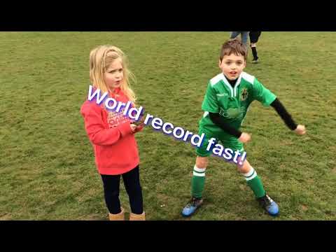 World's FASTEST FLOSS DANCER strikes again! Victory Floss & One arm Floss dance Challenge