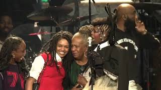 Ms. Lauryn Hill performs The Miseducation of Lauryn Hill song live