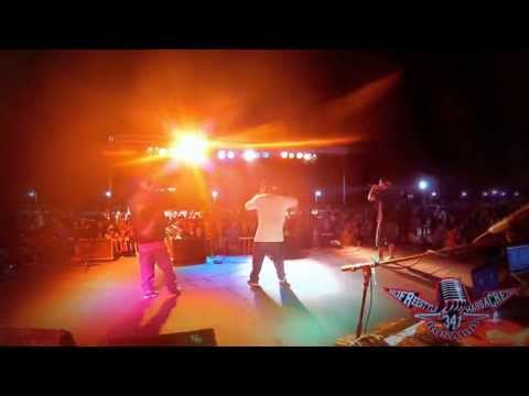 Rosario Freestyle Massacre 2013 : Nucleo , Fianru, DToke y DJ Destroy Arms .