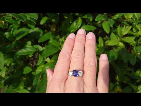 A stunning 18ct gold sapphire & diamond trilogy ring