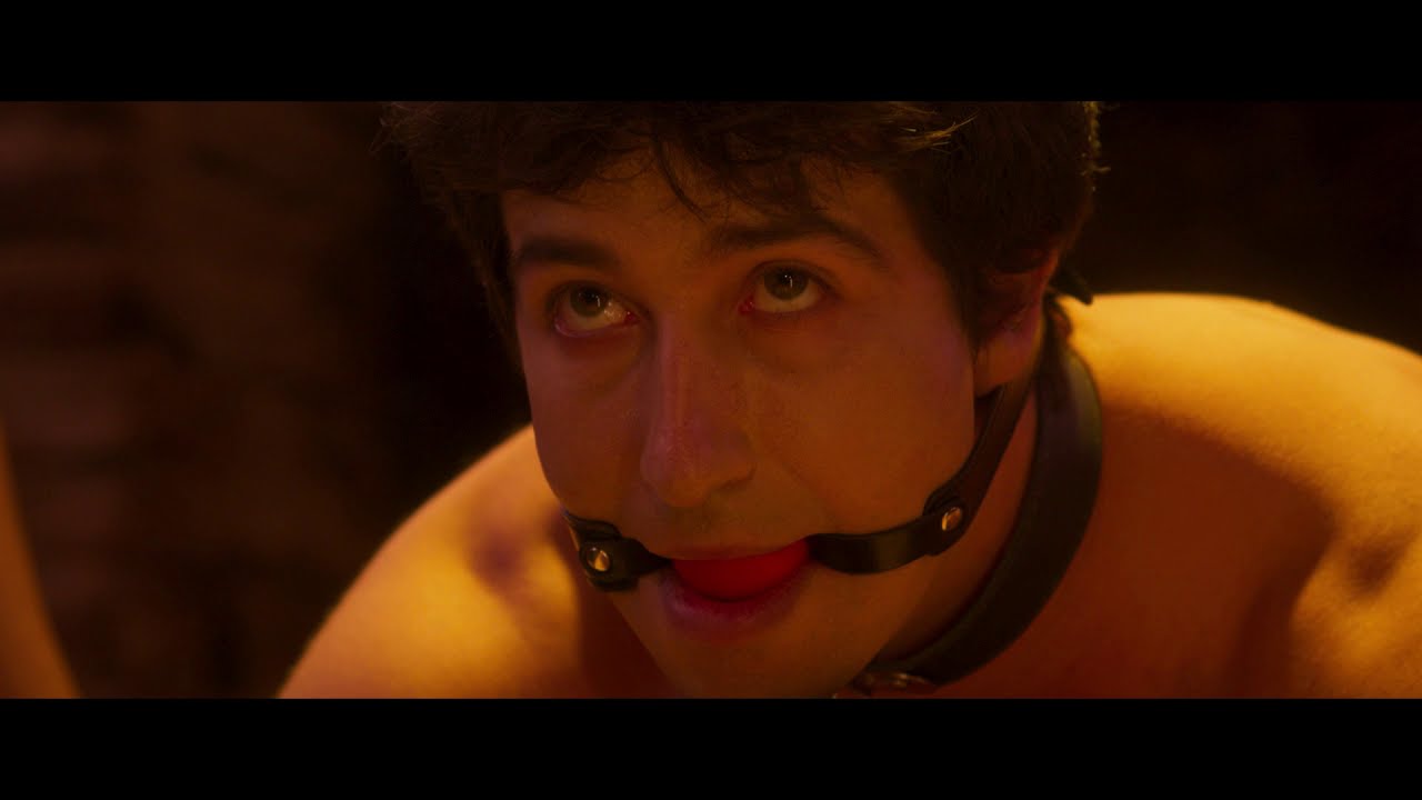 Látex Rojo (International Trailer)