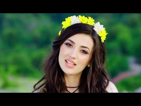 Bianca Mitroi - Muncesc din greu ani de zile 4K (Official Video) NOU