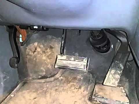 CB0109  - 2005 Chrysler Town & Country - Power Gas and Brake Pedal