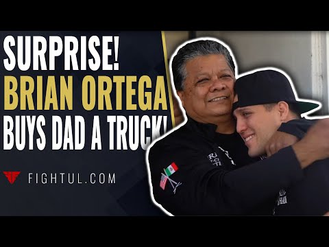 MMA Fighter Thwarts Robbery | Social Media Roundup | Fightful Fix