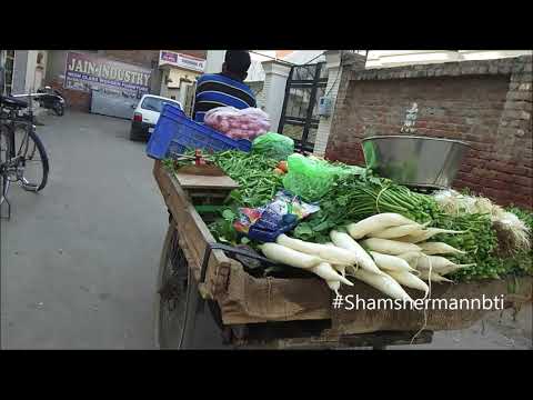 Street fresh vegetables seller sounds.// Sabjiwala.