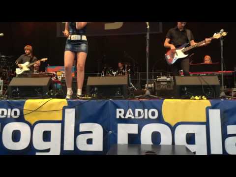 Darja Gajšek in Smooth band - Samo milijon nas še živi