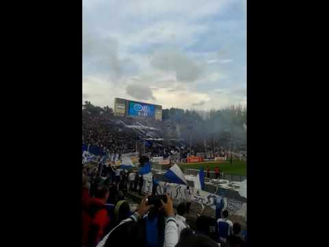 "Hinchada Godoy Cruz Antonio tomba." Barra: La Banda del Expreso &bull; Club: Godoy Cruz