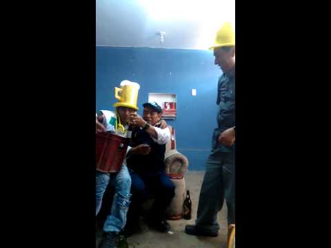 Mi papá Hilarion y mi tio Nicanor en año nuevo