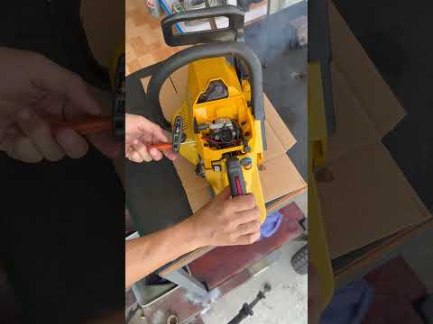 Please give me advice on how to adjust the carburetor for a chainsaw.