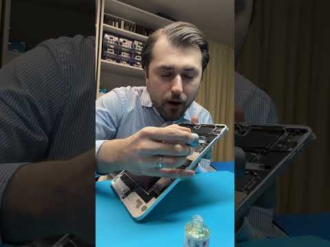 Король ремонта техники Apple Станисла показывает, как правильно менять стекло на iPad 10.