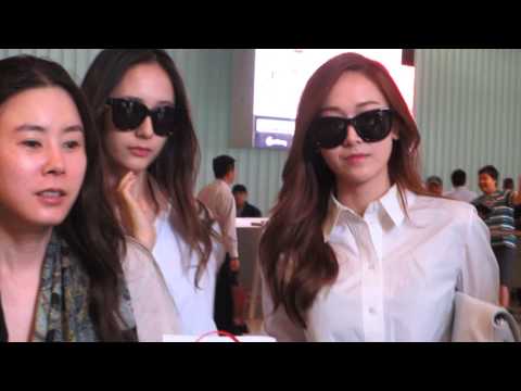 140413 Krystal & Jessica Jung arrive at LAX