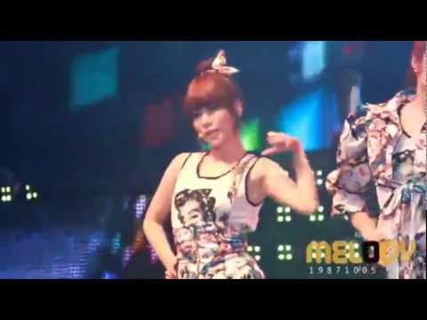 Korean honey-bunny Soyeon 소연 Focus - Makes it look so cute and easy