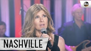 Connie Britton (Rayna Jaymes) Sings &quot;Hold On To Me&quot; - Nashville 4x17