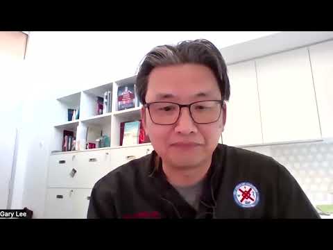 How does pleural effusion influence the treatment and prognosis of lung cancer?