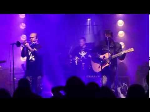 Luna Amară - Albastru (live la Conti)