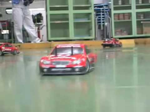 RCカーの組立完成後の走行