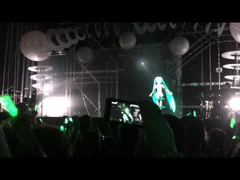 Hatsune Miku in Dallas 2016 - Opening with "The World Is Mine"