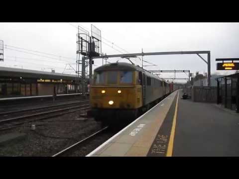 86632/628 passing Tamworth low level on the 4L92 Ditton - Felixstowe 28/10/14