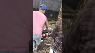 Download lagu Perkelahian antara security dan bapak bapak pengendara sepedah motor..lucu wk mp3 Download lagu Perkelahian antara security dan bapak bapak pengendara sepedah motor..lucu wk mp3