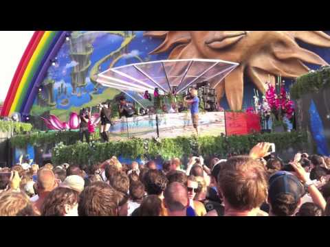 Tomorrowland 2010: Afrojack, Bingo Players, Dada Life, Tara McDonald