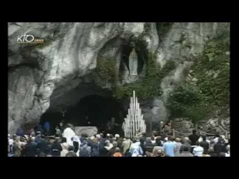 Chapelet à Lourdes