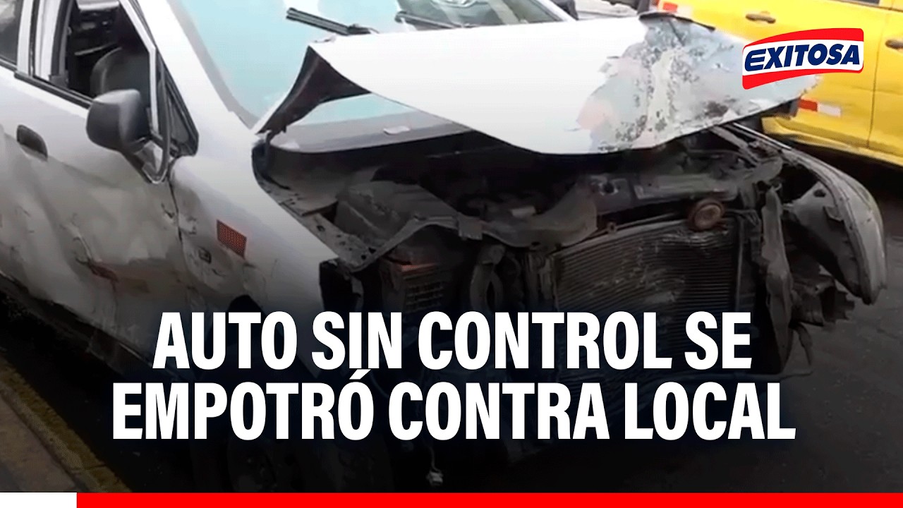 🔴🔵 Auto sin control se empotró contra local y dejó a 3 personas heridas