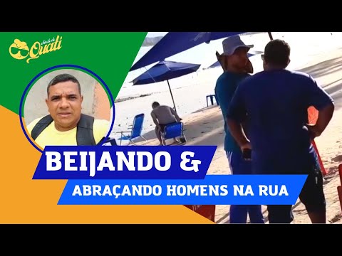 Beijando e Abraçando Homens na Rua ((( PEGADINHAS )))  Canal Chicote do Quati