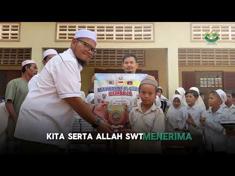 Bila Pelajar Madrasah Ini Dapat Al-Quran Baru — Reaksi Mereka Buat Saya Tersentuh