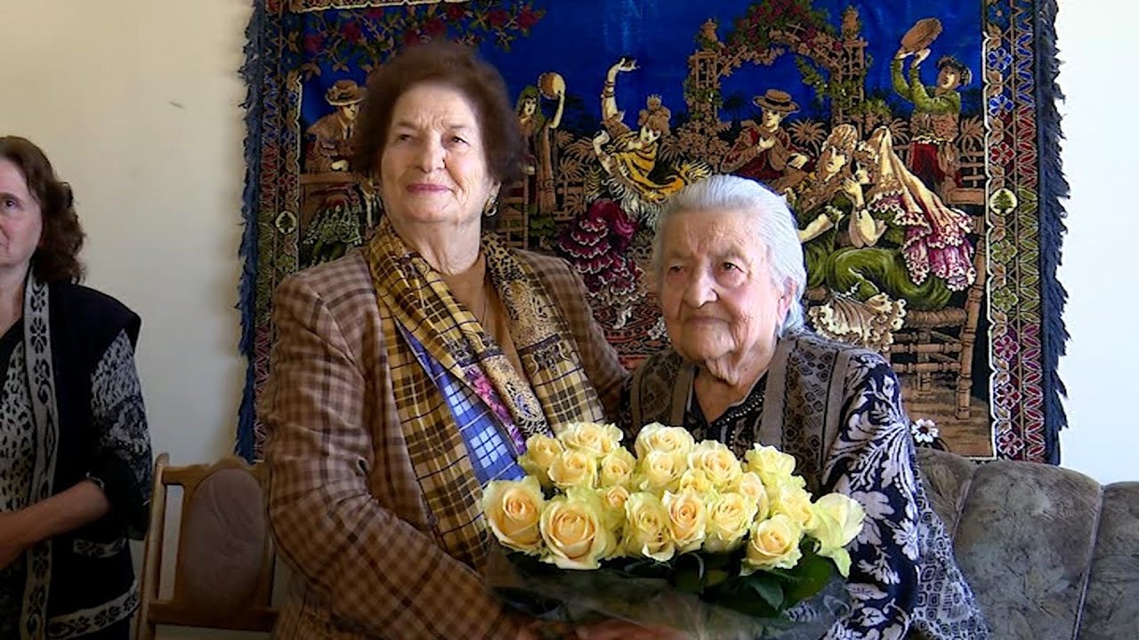 Ռոզա Ծառուկյանն այցելել է Հայոց ցեղասպանությունը վերապրած 112-ամյա Մարի Կիրակոսյանին