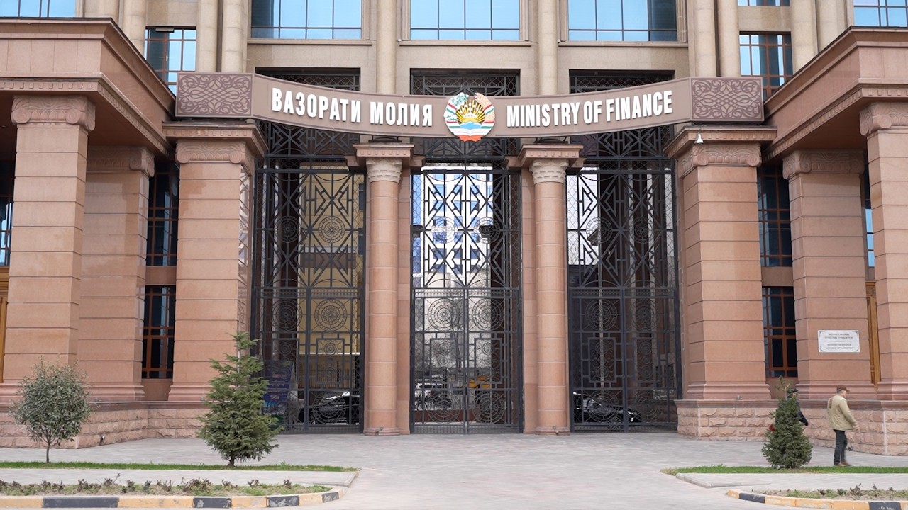 Арзёбии нав: “Тоҷикистон буҷаи ношаффоф дорад”