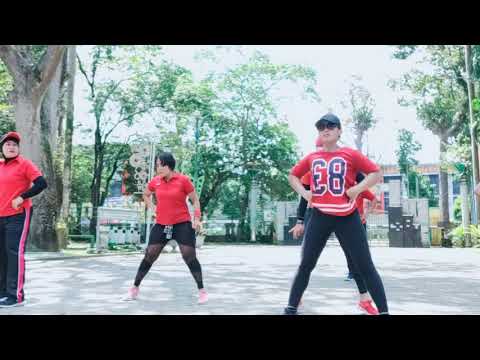 latihan fisik by ayah Anwar Efendi,di taman Ahmad Yani