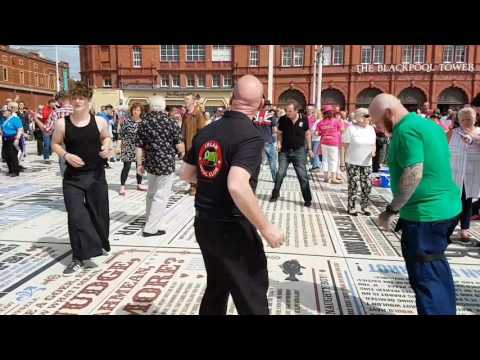 Northern Soul Dancing on Blackpool Comedy Carpet 2017 - Irlam Soul Club