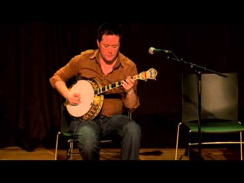 Stevie Dunne playing a set of his new album BANJO