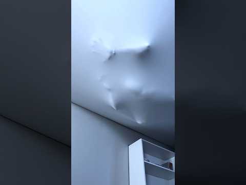 По ту сторону потолка 😱 #visp #ремонт #натяжныепотолки #shorts