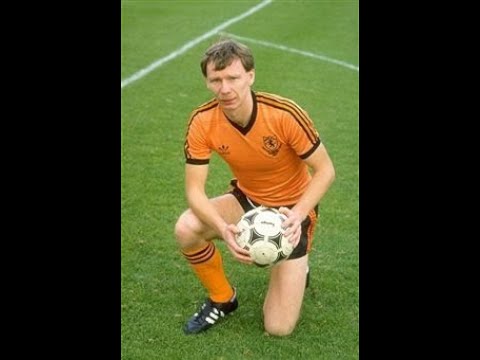 Dundee United V Celtic - DODDS GOAL - BANNON PENALTY SAVED -  05 February 1983