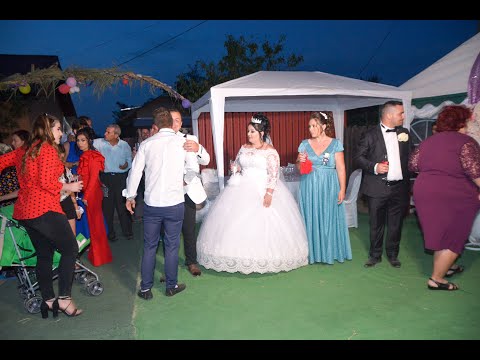 Primirea invitatilor la nunta Flori si Marian Axintele