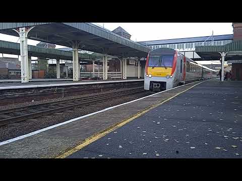 175110 leaving Llandudno Junction