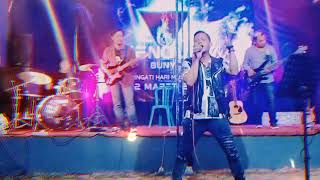 Download lagu Terbang Melayang ( Log Guns ) Cover Live in No Limit Cafe Prasada Kanigoro mp3