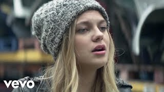 Musik-Video-Miniaturansicht zu Avenir Songtext von Louane