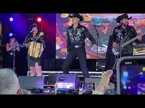 Grupo Control.    Que viva el amor, cumbia morena