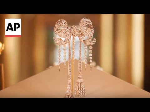 Jewels stolen from Louvre Museum include imperial crowns and necklaces