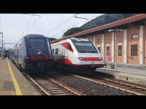 FB 8619 Milano Centrale - Roma Termini, etr.463.028 in transito a Genova Nervi