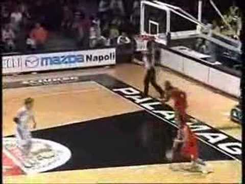 Ryan Hoover 10 triple contro la Pepsi Caserta