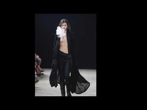Girls @Ann Demeulemeester Menswear Spring:Summer 2018 Paris Fashion Week