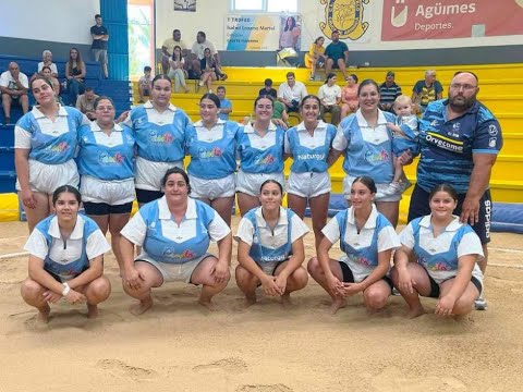 El Cabildo recibe a las luchadoras del CL Unión Tetir, campeonas de Canarias