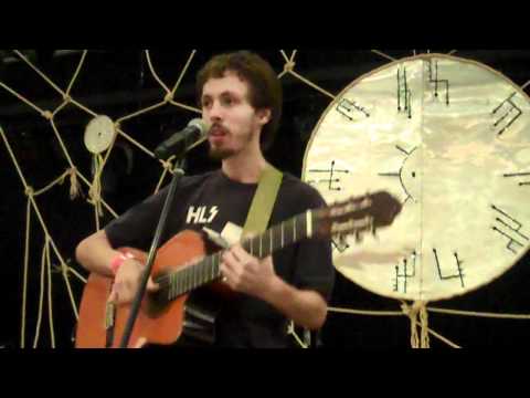 Leo Cavalcanti canta "Shimbalaiê"