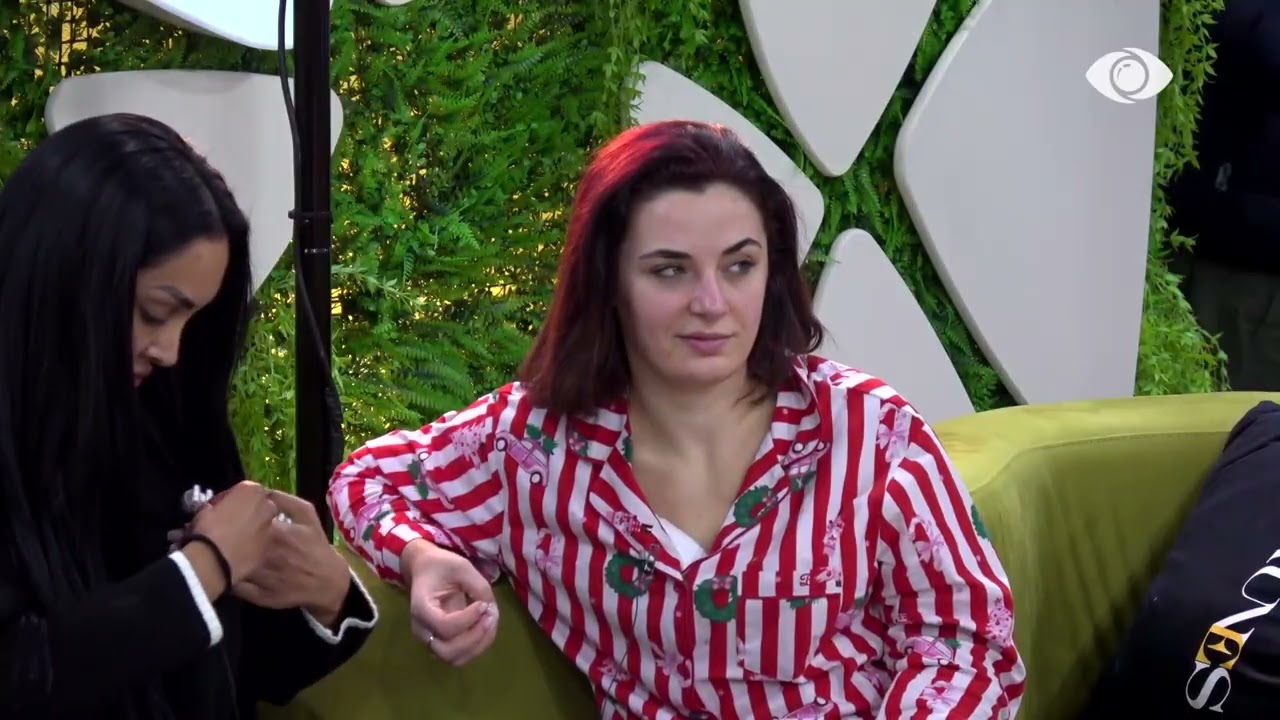 Aq di, çfarë do të bëjë?/ Kristi dhe Armela diskutojnë për Senon: Ka prekur fundin!