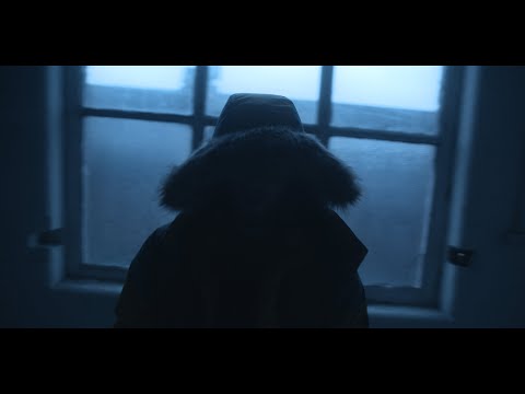 MENNIS - Pulling Me Down (Music Video)