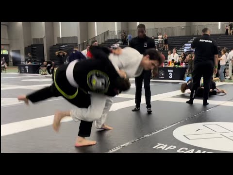 What 2 years of judo looks like in a BJJ white belt tournament