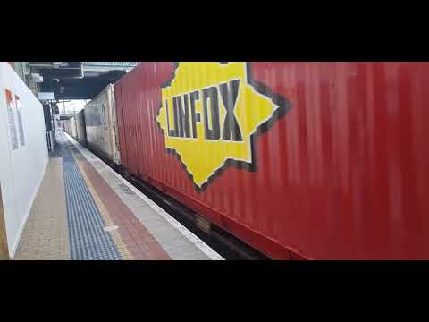 2BM4  going  thru  hornsby  station  at  1206pm  with  NR98  AN1 122  on 8 of November  2022